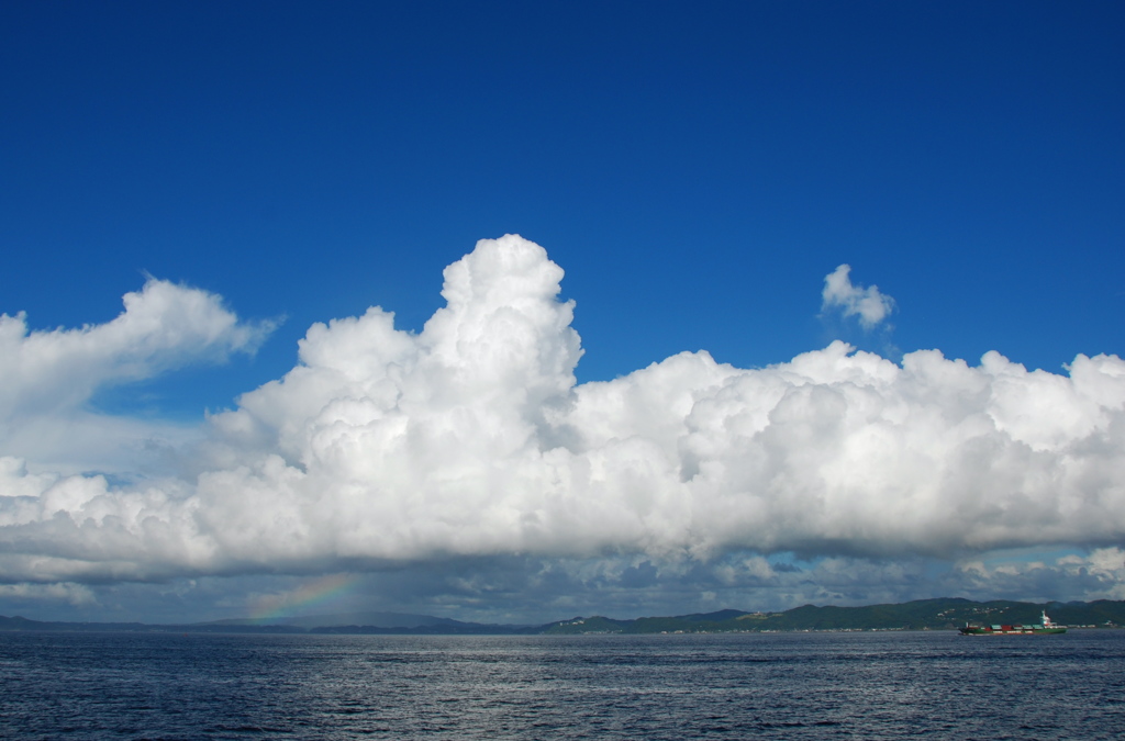 夏の雲と虹
