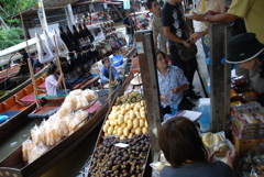 タイの水上マーケット