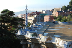 バルセロナ　グエル公園の長いベンチ