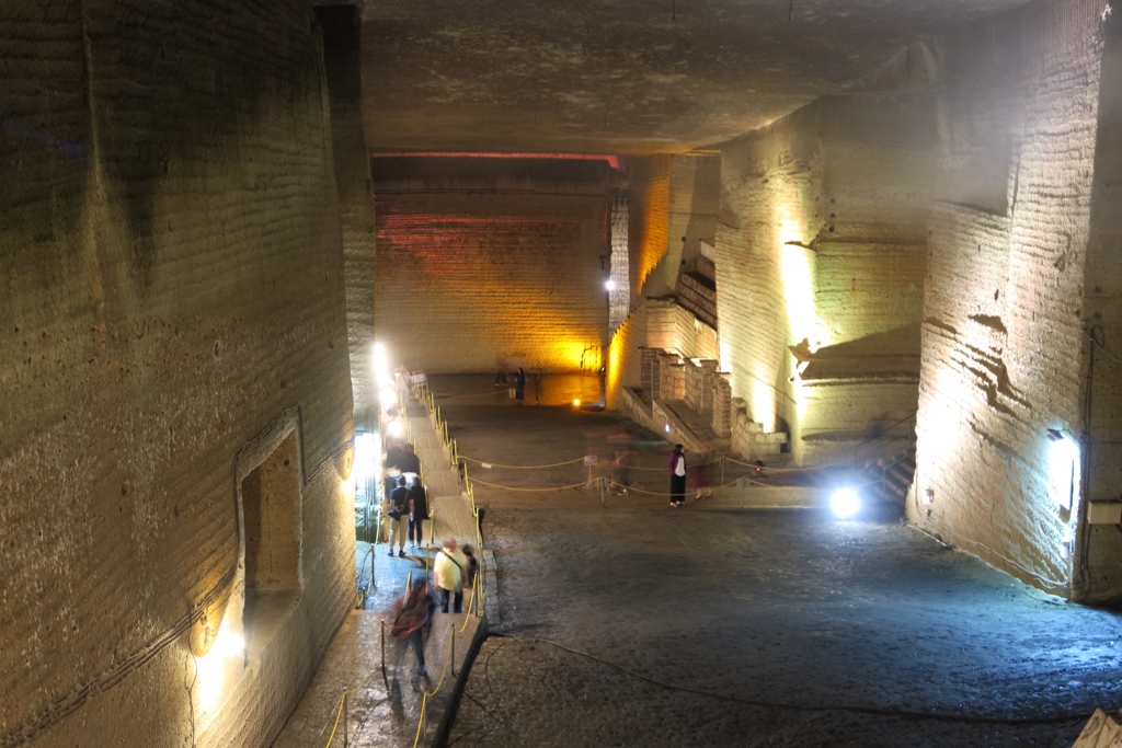 地下大空間　２