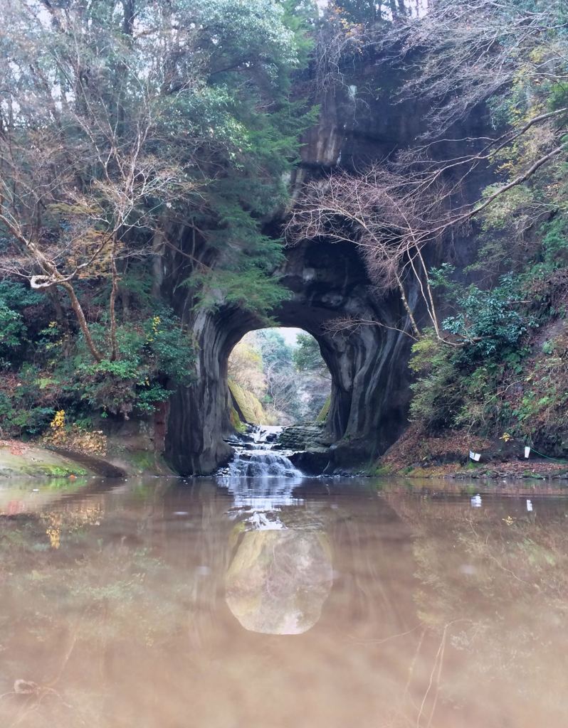SNSで有名になった濃溝の滝