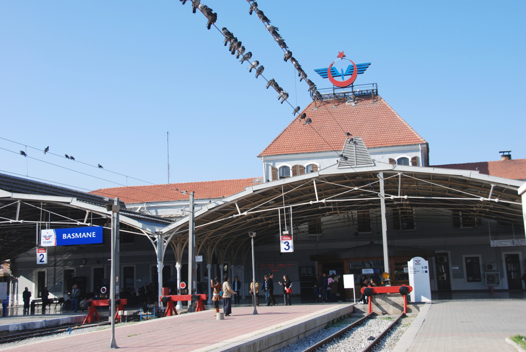 トルコ イズミール バスマネ駅