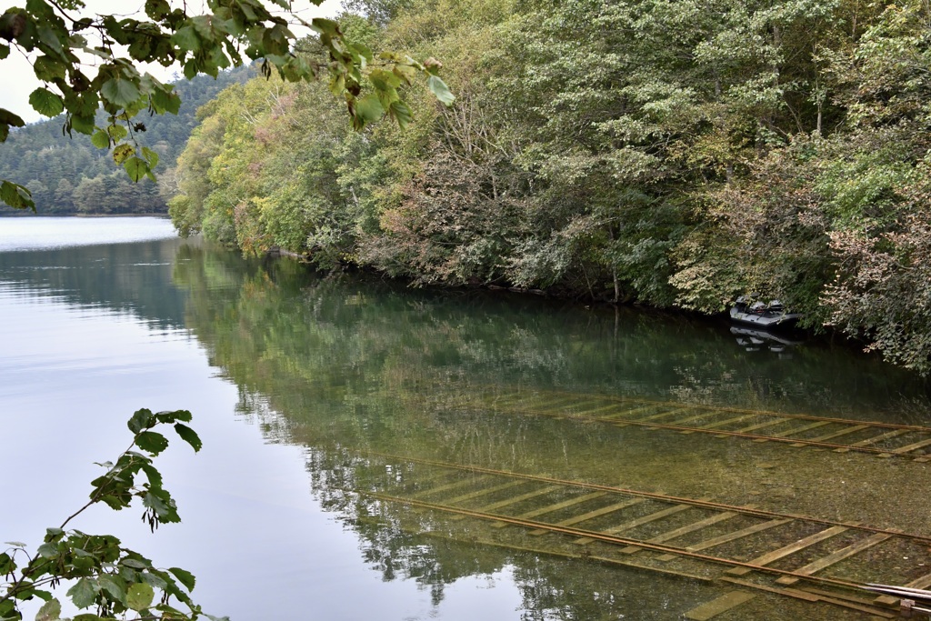 沈みゆくレール