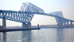 ブリッジと灯台