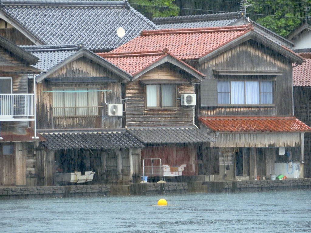 雨の舟屋　その２