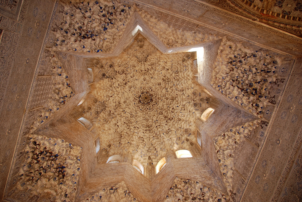 アルハンブラ宮殿　天井の彫刻