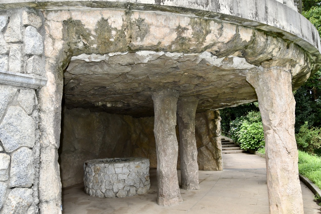 ミニ グエル公園