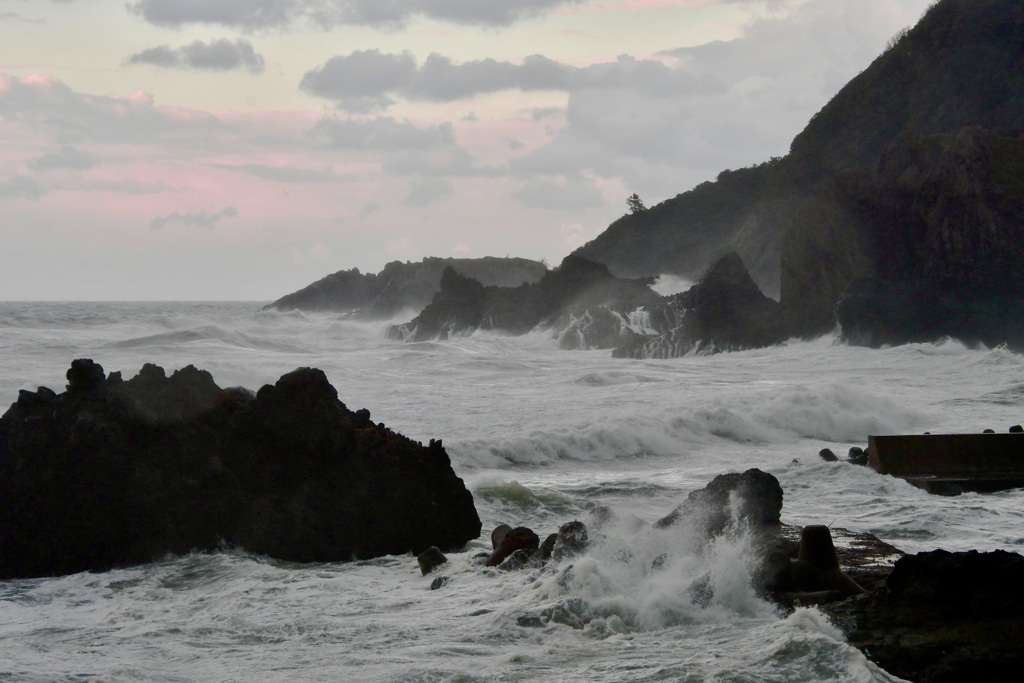 大荒れの日本海