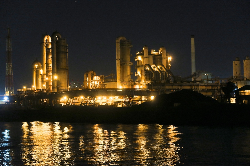 工業地帯のナイトクルーズ