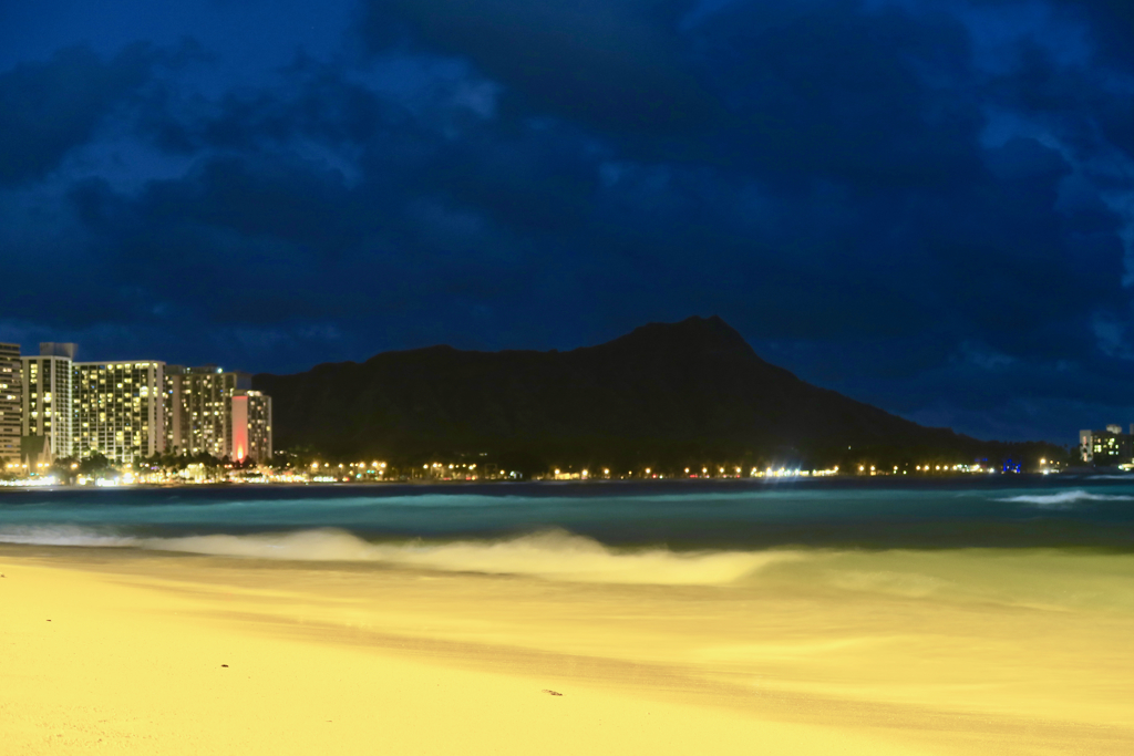 ワイキキの夜
