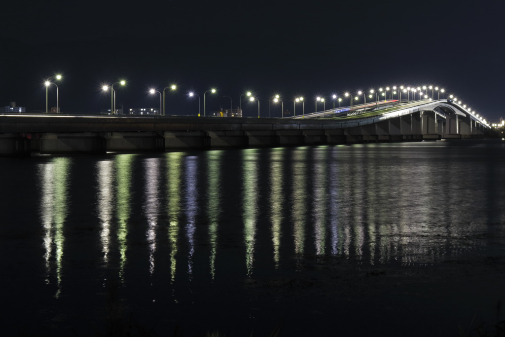 後追いの琵琶湖大橋