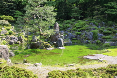 築山林泉式枯山水庭園