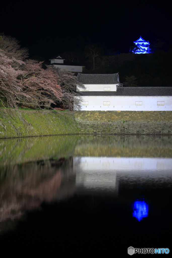 天空の青い城