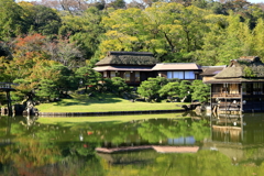 対岸の鳳翔台と八景亭