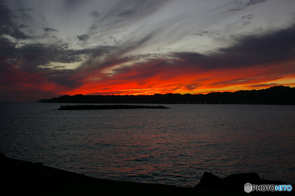 燃えるような夕日