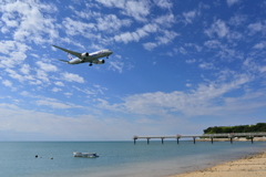 那覇空港にアプローチするB787