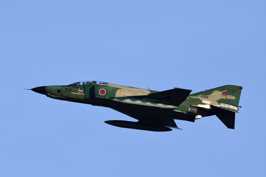 RF-4E/57-6909/501TRS/JASDF/Hyakuri AB