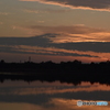 湖面に映える夕焼け