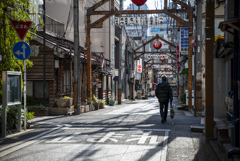 とまれ