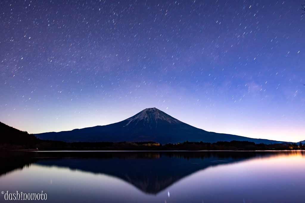 夜明け前の富士
