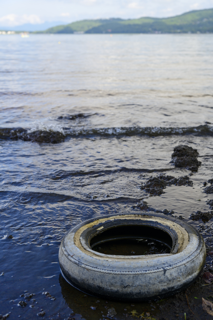 漂流廃タイヤ