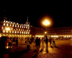 スペイン／マドリッド／夜のマヨール広場