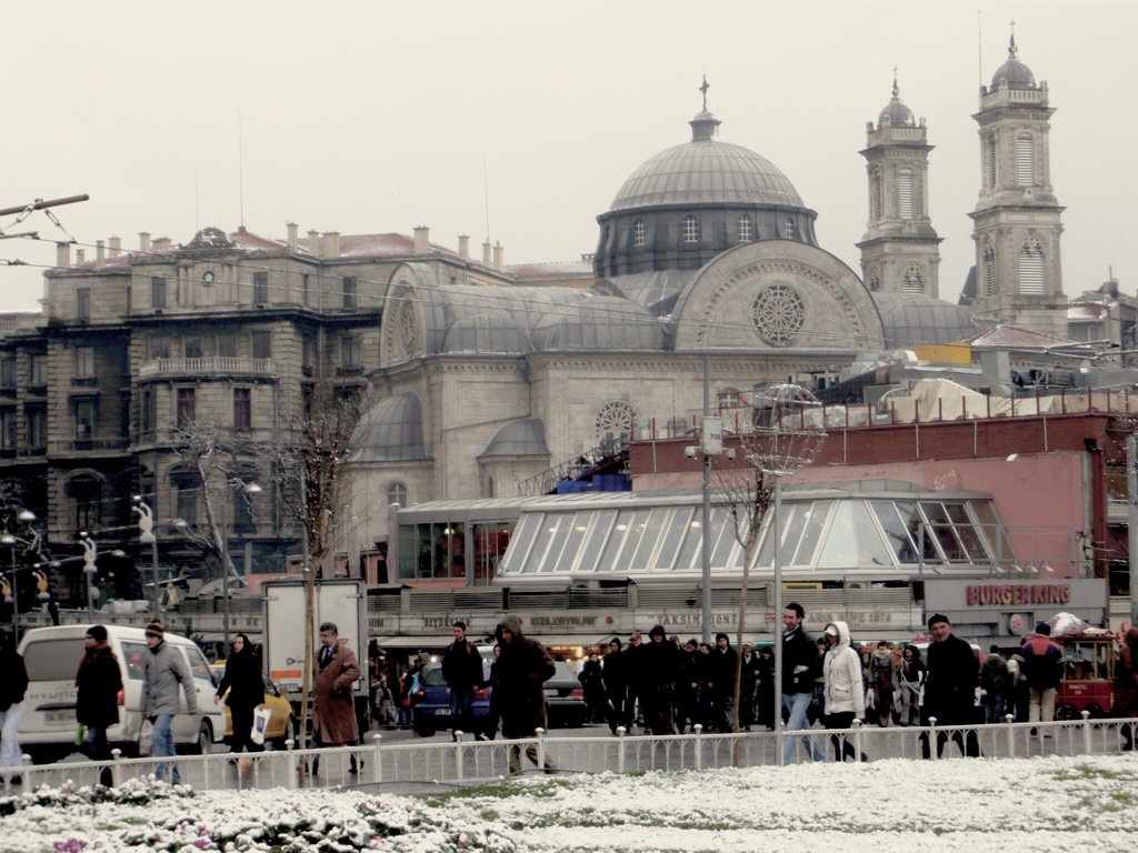 トルコ／雪のイスタンブール新市街