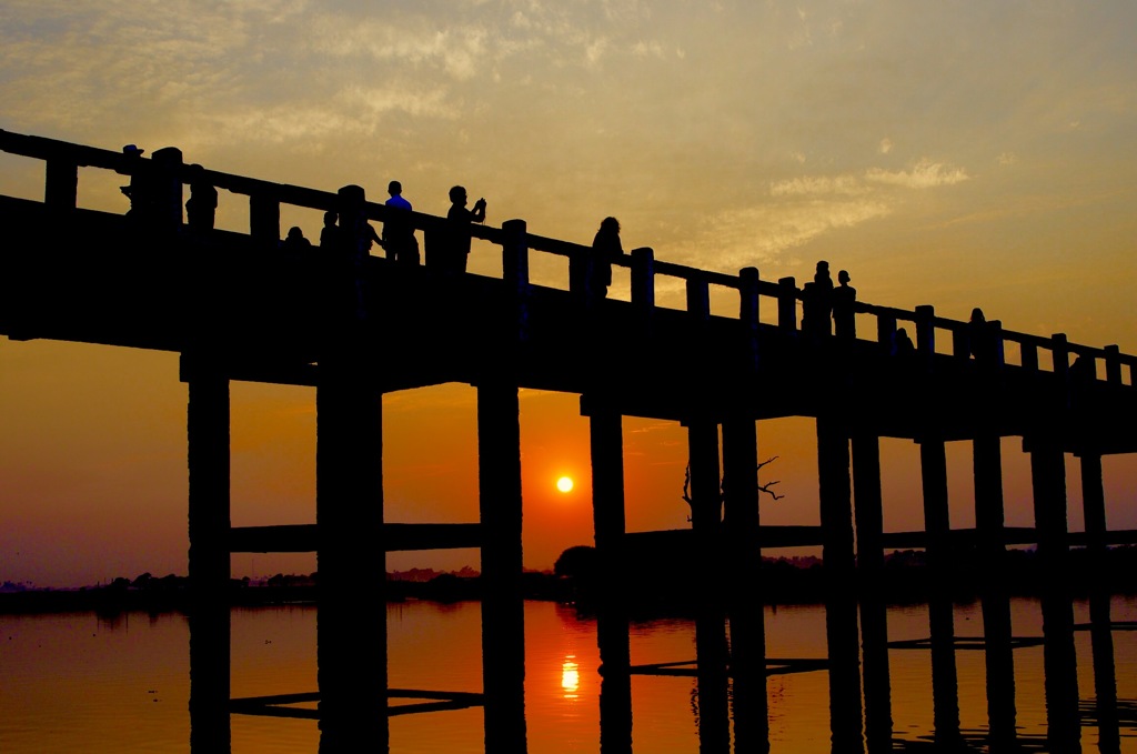 ミャンマー／アマラプラ／ウベイン橋の夕陽