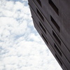 建物と空