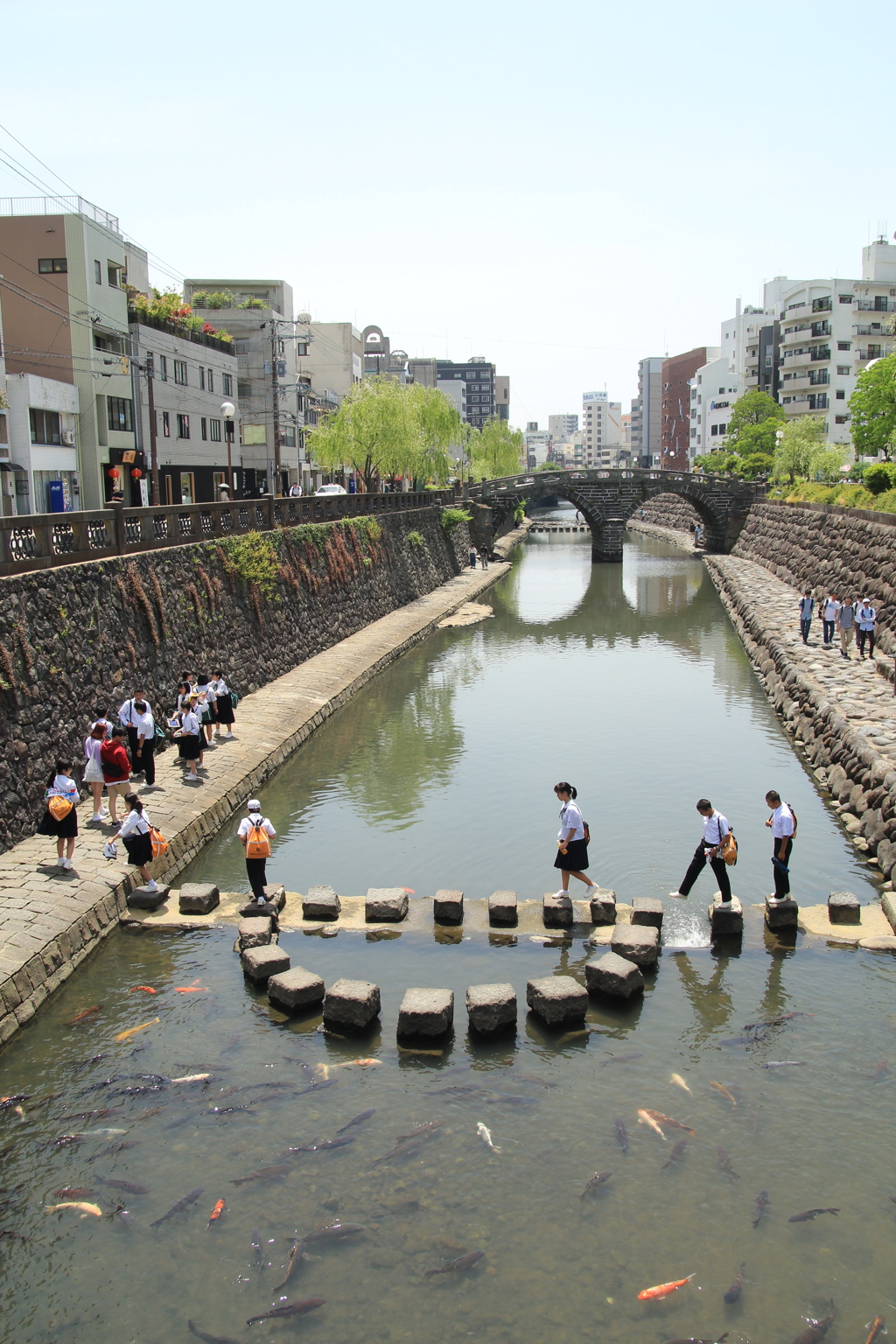 眼鏡橋が架かる中島川(^^)/