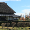 秋の藁葺家