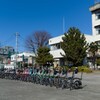 廃校の校庭にて