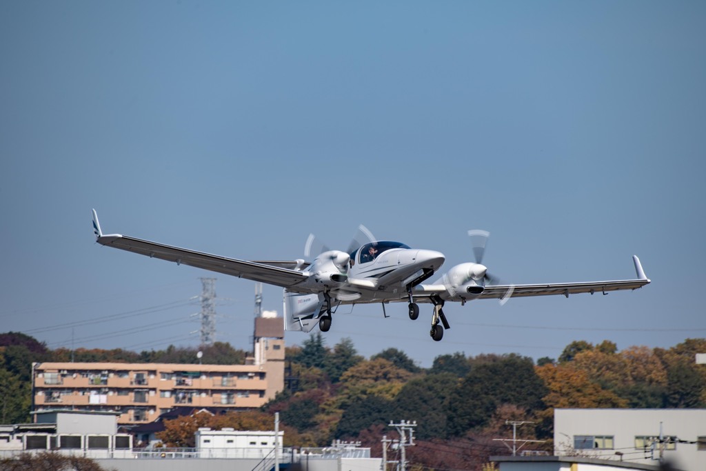 カッコいい双発機