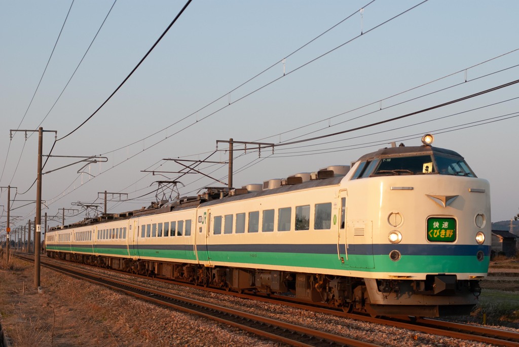 あの日の茜空と快速列車