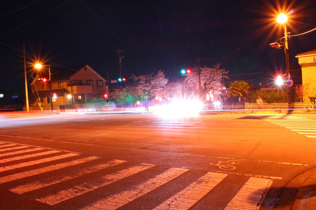 夜の交差点