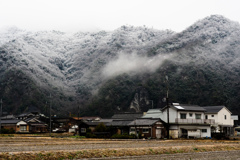 白く染まった山