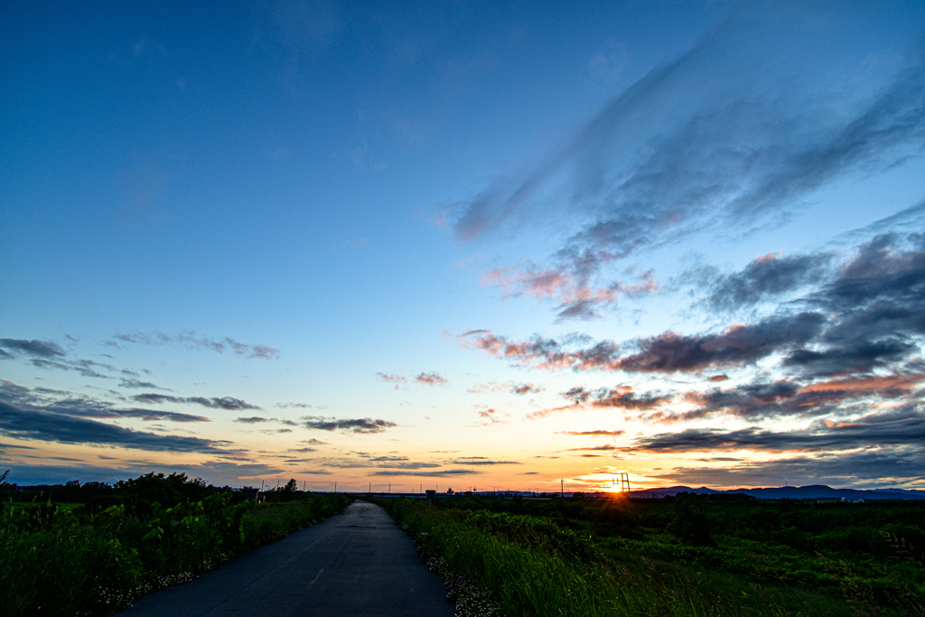 夕刻のサイクリングロード