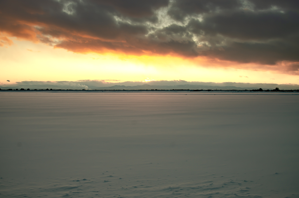 雪と夕日のグラデーション