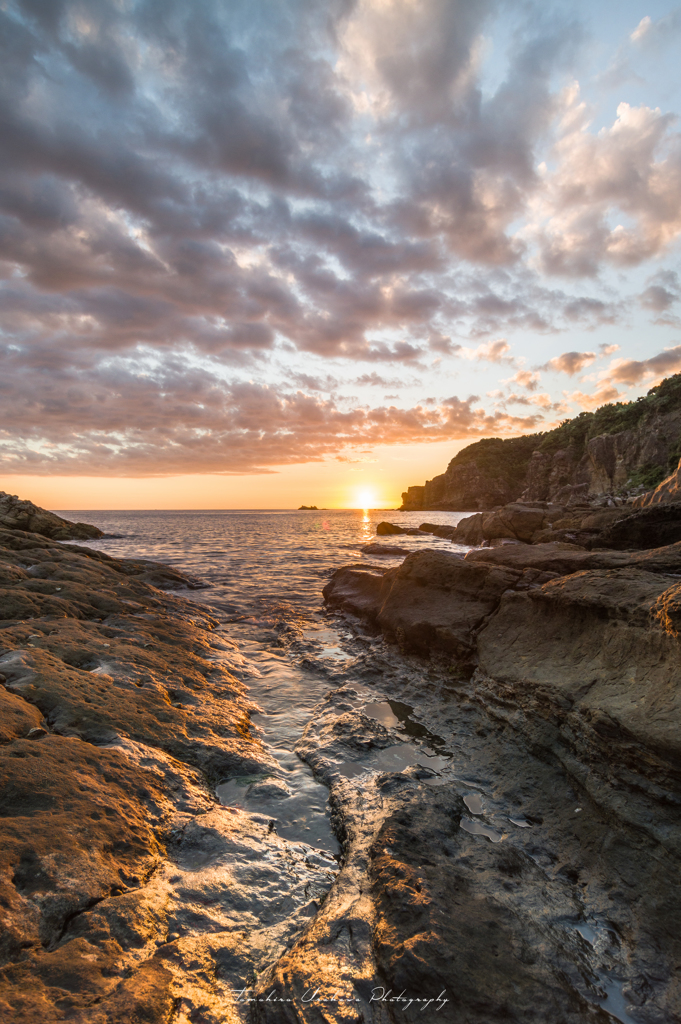 岩場の夕景-2