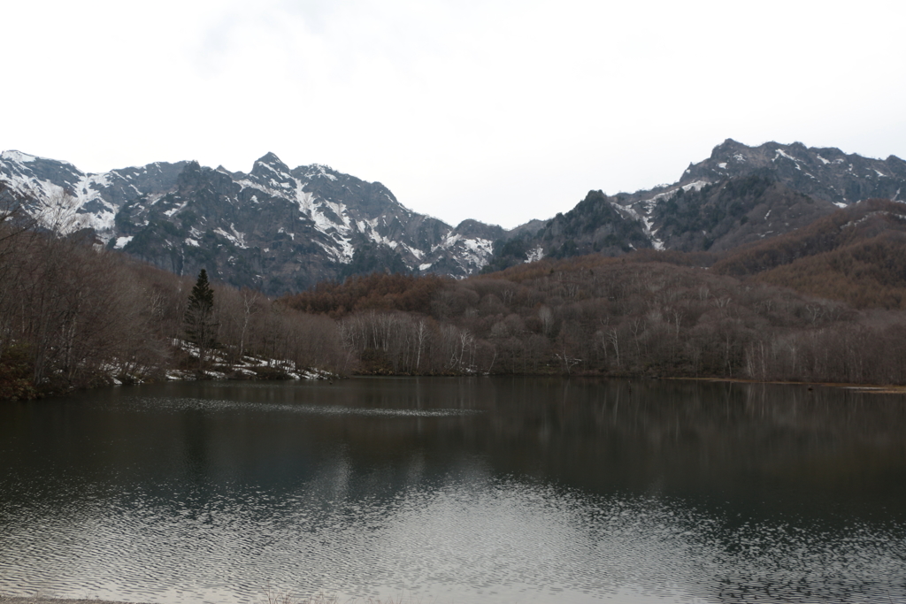 戸隠山と鏡池