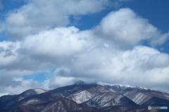 雲に覆われた、鳥帽子岳（えぼしだけ）標高2,066m