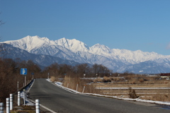 穂高川堤防より北アルプス