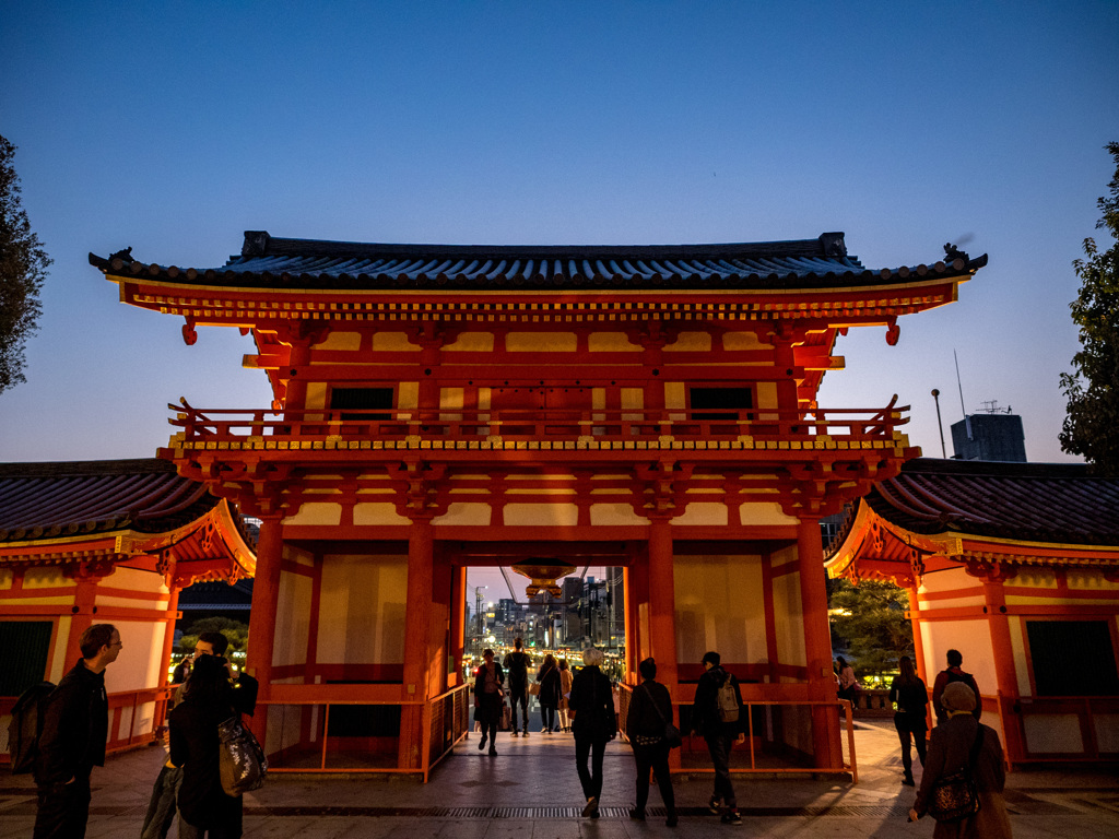 夕日に染まる八坂神社②