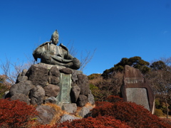 源氏山公園 源頼朝像　鎌倉源氏山