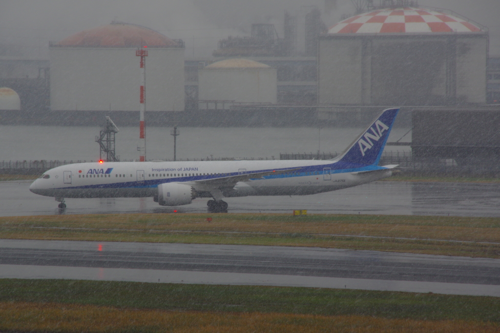 初雪の羽田空港②