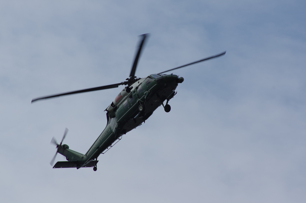 大統領来日前の厚木基地　VH-60N