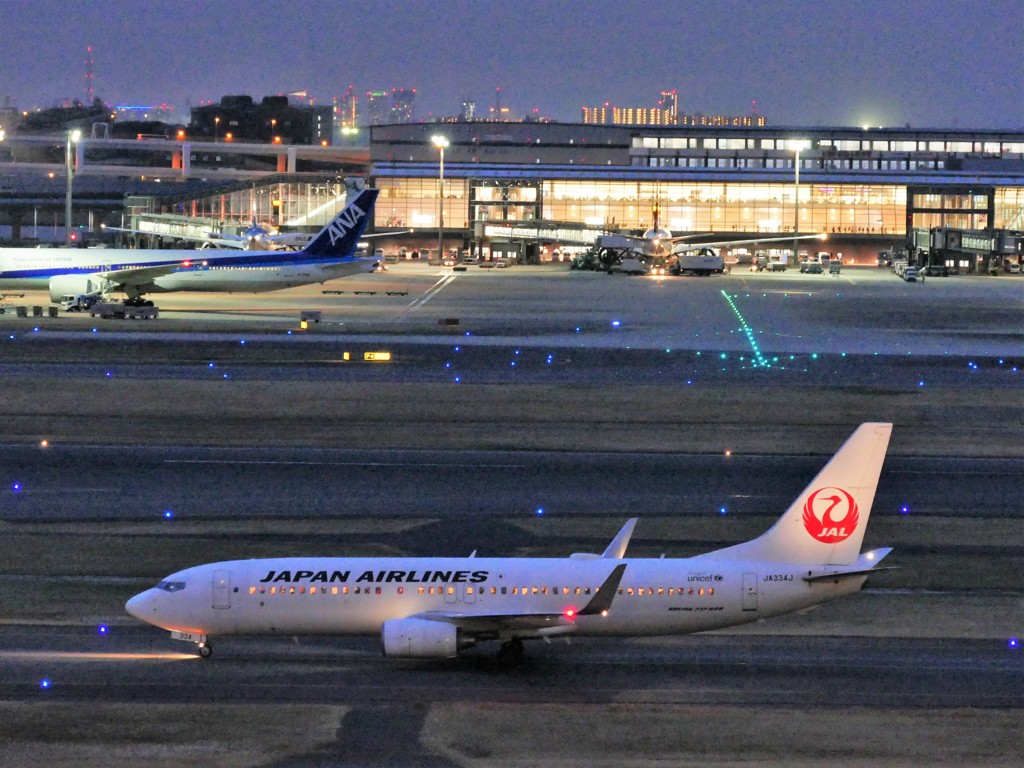 国際線ターミナル明るいなぁ