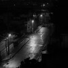 雨に濡れる裏路地