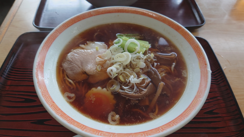 市場内の食堂ラーメン