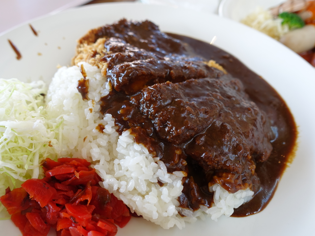 今日のランチ～カツカレー（大盛）